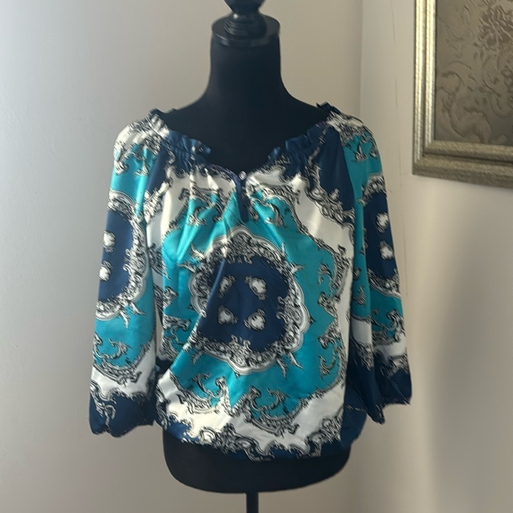 Nue Options elastic waist 3/4 sleeves split neckline satin feel top blouse M